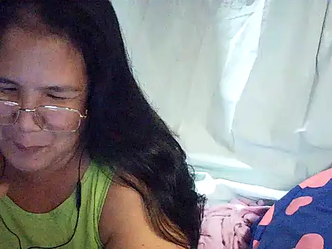 Snapshot of milagrose_rose chatting on 06-24-26, 08:13 milagrose rose online show from 06-24-26, 08:13