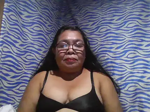 Snapshot of cris_tita chatting on 06-11-26, 03:21 cris tita online show from 06-11-26, 03:21