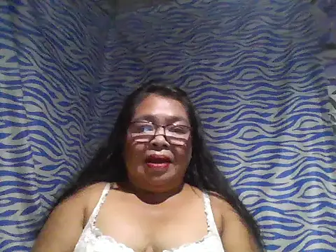 Snapshot of cris_tita chatting on 06-17-26, 02:51 cris tita online show from 06-17-26, 02:51