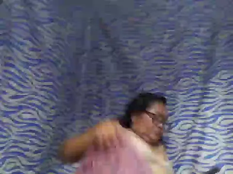 Snapshot of cris_tita chatting on 06-20-26, 06:11 cris tita online show from 06-20-26, 06:11