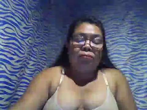 Snapshot of cris_tita chatting on 06-27-26, 12:55 cris tita online show from 06-27-26, 12:55