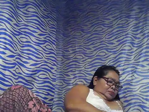 Snapshot of cris_tita chatting on 06-28-26, 06:47 cris tita online show from 06-28-26, 06:47