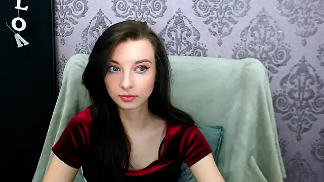 DominantLuna online show from 05-10-26, 07:41