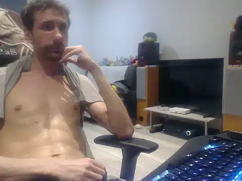 Snapshot of LoyalDoggie chatting on 06-11-26, 07:12 LoyalDoggie online show from 06-11-26, 07:12