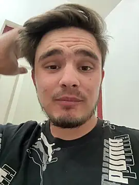 Snapshot of vvUMvv chatting on 04-15-26, 02:40 vvUMvv online show from 04-15-26, 02:40