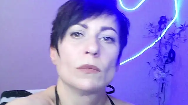 Snapshot of Ashley_Brookss chatting on 11-02-25, 04:42 Ashley Brookss online show from 11-02-25, 04:42