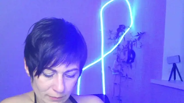 Snapshot of Ashley_Brookss chatting on 11-08-25, 10:08 Ashley Brookss online show from 11-08-25, 10:08