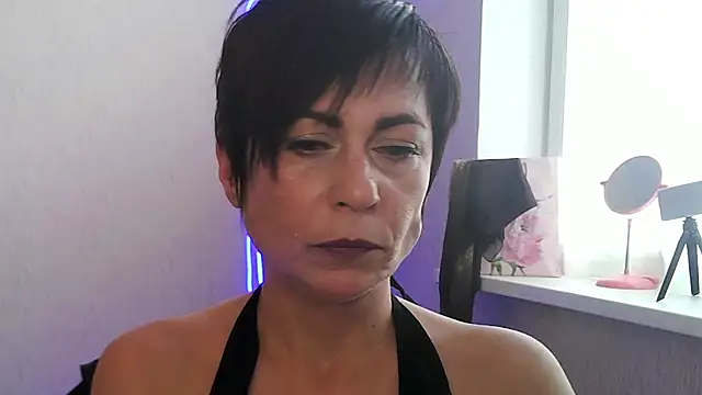 Snapshot of Ashley_Brookss chatting on 11-11-25, 09:42 Ashley Brookss online show from 11-11-25, 09:42