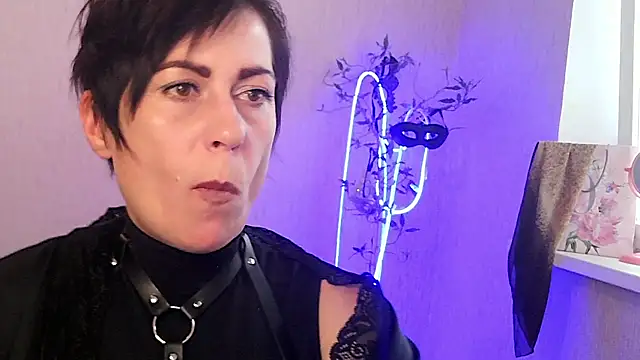 Snapshot of Ashley_Brookss chatting on 11-12-25, 10:48 Ashley Brookss online show from 11-12-25, 10:48