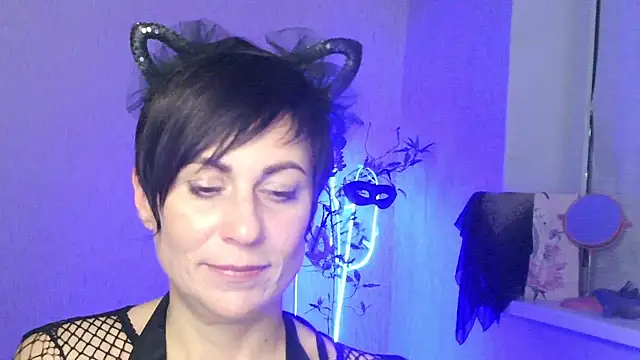 Snapshot of Ashley_Brookss chatting on 11-15-25, 11:21 Ashley Brookss online show from 11-15-25, 11:21