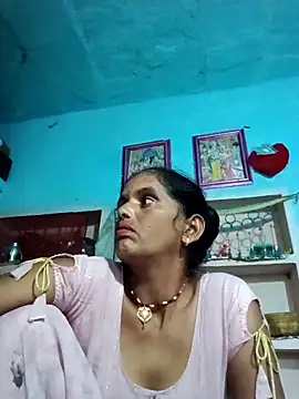 Snapshot of Mohni_cute chatting on 10-01-25, 04:02 Mohni cute online show from 10-01-25, 04:02