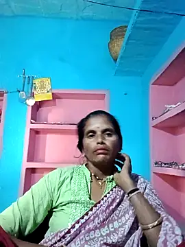 Snapshot of Mohni_cute chatting on 10-17-25, 02:04 Mohni cute online show from 10-17-25, 02:04