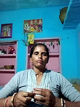 Snapshot of Mohni_cute chatting on 10-24-25, 12:12 Mohni cute online show from 10-24-25, 12:12