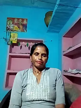 Snapshot of Mohni_cute chatting on 10-25-25, 12:18 Mohni cute online show from 10-25-25, 12:18