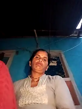 Snapshot of Mohni_cute chatting on 10-27-25, 12:47 Mohni cute online show from 10-27-25, 12:47