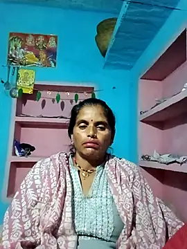 Snapshot of Mohni_cute chatting on 10-31-25, 01:39 Mohni cute online show from 10-31-25, 01:39