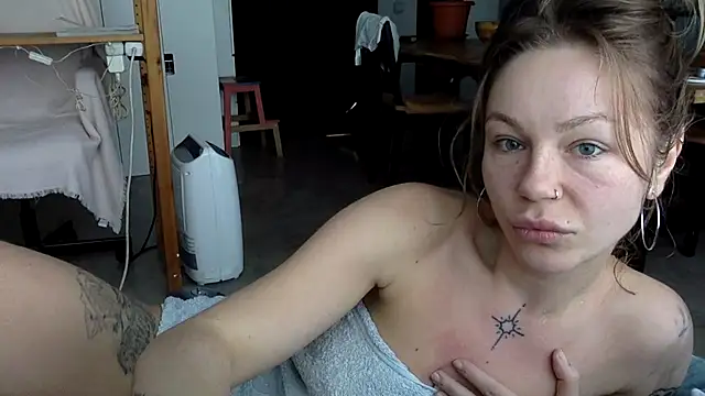 Snapshot of MiraLuna chatting on 02-16-26, 12:23 MiraLuna online show from 02-16-26, 12:23