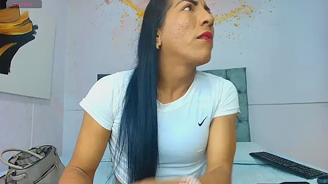 Snapshot of lapitti chatting on 11-05-25, 01:55 lapitti online show from 11-05-25, 01:55