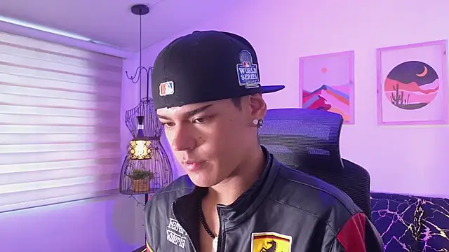 Snapshot of kevienmiet chatting on 10-01-25, 11:27 kevienmiet online show from 10-01-25, 11:27