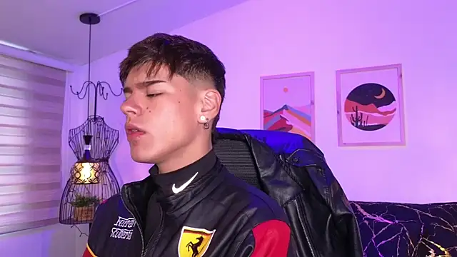 Snapshot of kevienmiet chatting on 10-03-25, 11:18 kevienmiet online show from 10-03-25, 11:18