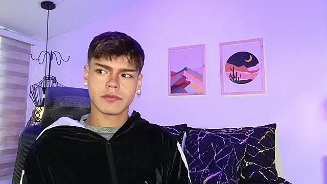 Snapshot of kevienmiet chatting on 10-06-25, 11:07 kevienmiet online show from 10-06-25, 11:07