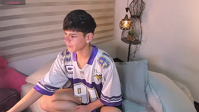 Snapshot of kevienmiet chatting on 11-07-25, 03:17 kevienmiet online show from 11-07-25, 03:17