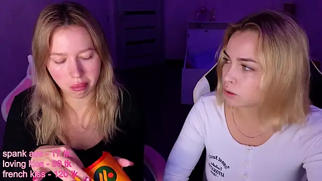 Snapshot of stefany_and_bettany chatting on 10-30-25, 07:58 stefany and bettany online show from 10-30-25, 07:58