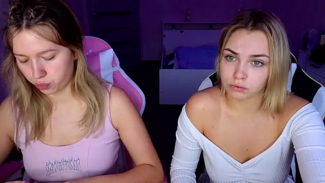 Snapshot of stefany_and_bettany chatting on 11-03-25, 01:12 stefany and bettany online show from 11-03-25, 01:12