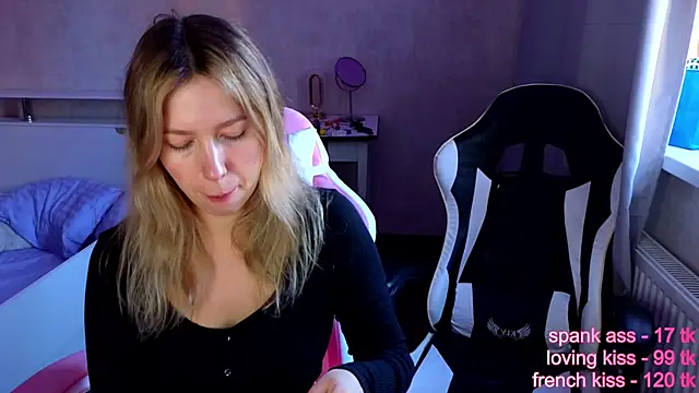 Snapshot of stefany_and_bettany chatting on 11-15-25, 10:45 stefany and bettany online show from 11-15-25, 10:45