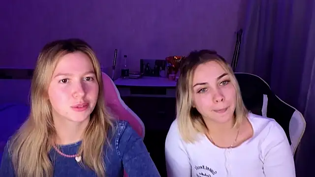 Snapshot of stefany_and_bettany chatting on 12-01-25, 07:41 stefany and bettany online show from 12-01-25, 07:41