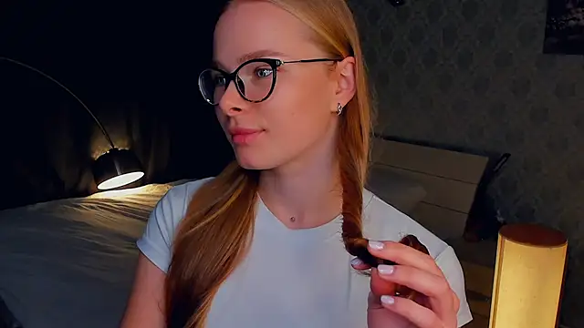 Snapshot of LibbyVenzeio chatting on 10-19-25, 07:20 LibbyVenzeio online show from 10-19-25, 07:20