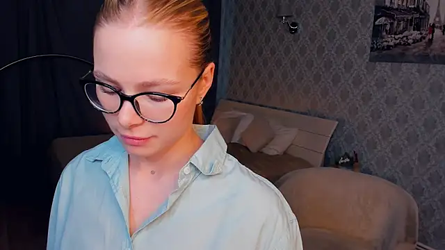 Snapshot of LibbyVenzeio chatting on 11-08-25, 07:08 LibbyVenzeio online show from 11-08-25, 07:08