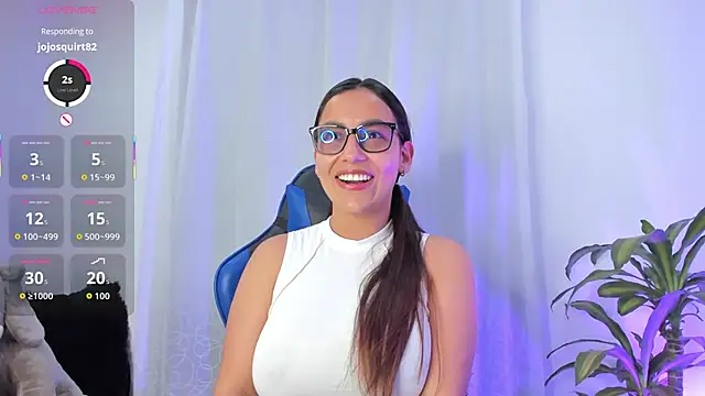 Snapshot of aleaa_x chatting on 10-11-25, 12:10 aleaa x online show from 10-11-25, 12:10