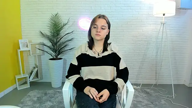 NinaArthurs online show from 09-30-25, 06:29