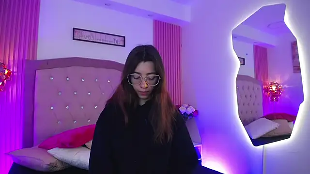 MarinetteLux online show from 03-20-26, 07:41