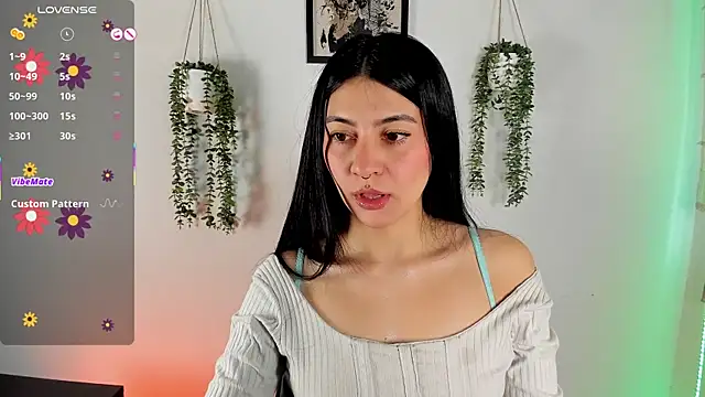 Snapshot of emma-green0 chatting on 10-02-25, 12:01 emma-green0 online show from 10-02-25, 12:01