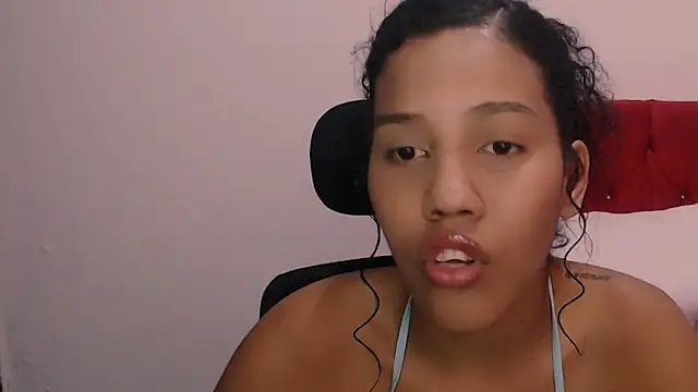 Snapshot of Tainara_ebony chatting on 10-11-25, 06:50 Tainara ebony online show from 10-11-25, 06:50