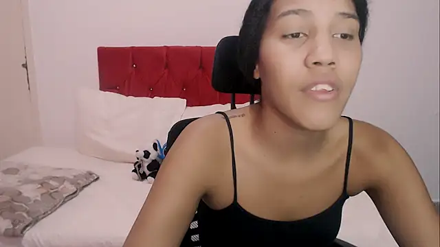 Snapshot of Tainara_ebony chatting on 10-13-25, 07:14 Tainara ebony online show from 10-13-25, 07:14