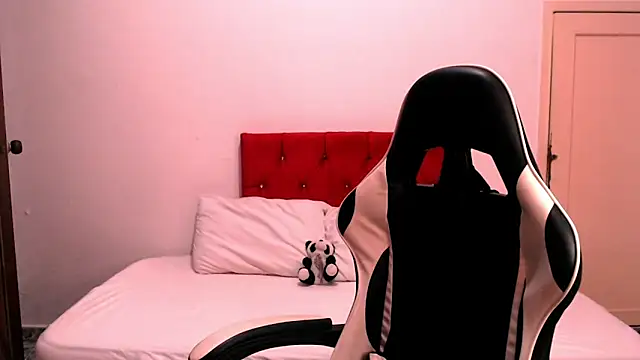 Snapshot of Tainara_ebony chatting on 11-01-25, 07:27 Tainara ebony online show from 11-01-25, 07:27