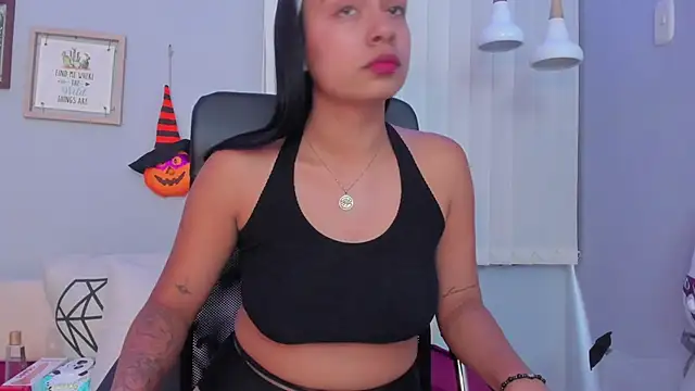 Snapshot of Lilo_Rose chatting on 10-17-25, 07:16 Lilo Rose online show from 10-17-25, 07:16