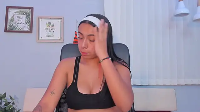 Snapshot of Lilo_Rose chatting on 10-24-25, 07:10 Lilo Rose online show from 10-24-25, 07:10