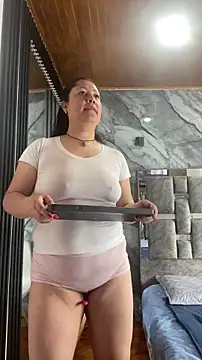 Snapshot of Marianasmitt chatting on 10-18-25, 11:44 Marianasmitt online show from 10-18-25, 11:44