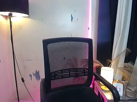 Kylaanne online show from 06-25-26, 06:40