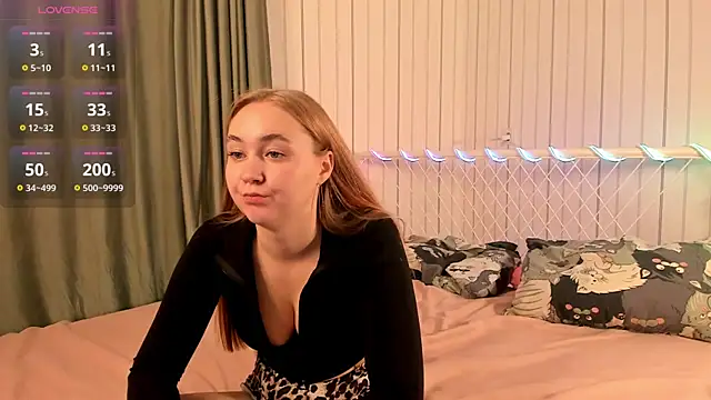 Snapshot of BobbieStenstrom chatting on 11-09-25, 07:39 BobbieStenstrom online show from 11-09-25, 07:39