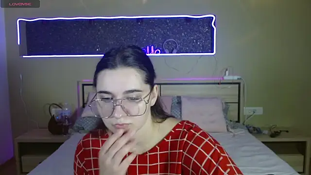 Snapshot of cutieblush chatting on 10-08-25, 08:39 cutieblush online show from 10-08-25, 08:39