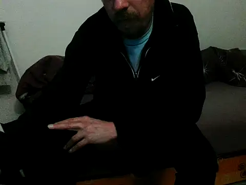 honzinka83 online show from 11-18-25, 06:01