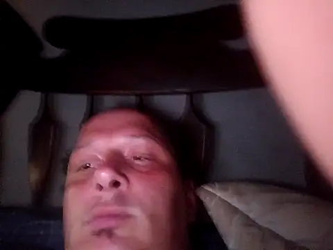 Snapshot of macKnd chatting on 10-16-25, 06:31 macKnd online show from 10-16-25, 06:31