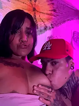 Snapshot of JoaoAndLexy chatting on 10-11-25, 02:33 JoaoAndLexy online show from 10-11-25, 02:33