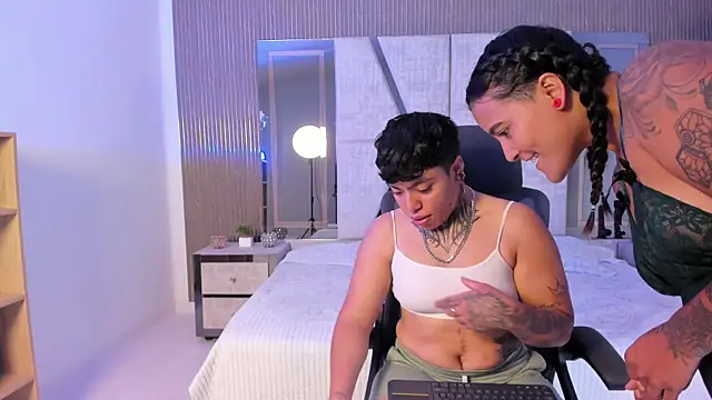 Snapshot of JoaoAndLexy chatting on 11-15-25, 12:45 JoaoAndLexy online show from 11-15-25, 12:45