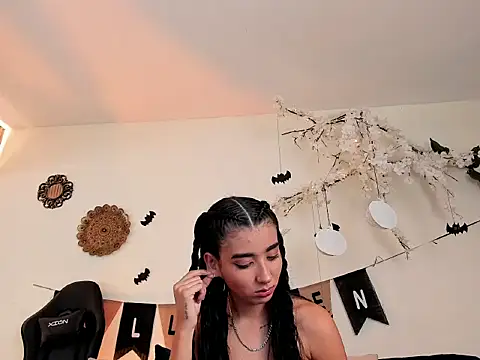 cloe taylor   online show from 10-08-25, 03:15